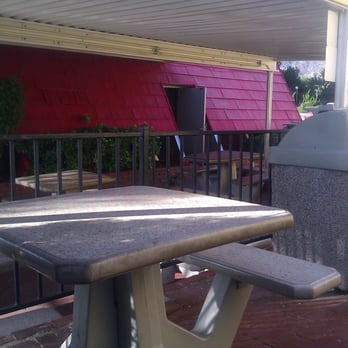 Original Tommy's - Outdoor Seating (covered section) - Burgers Near Me - Burbank, California