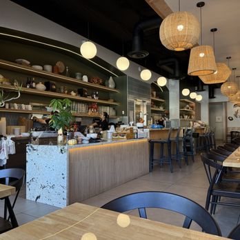 Ari's Thai Eatery - Thai Near Me - Azusa, California