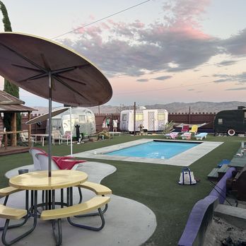 Hicksville Trailer Palace - Hotels Near Me - Joshua Tree, California