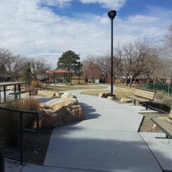 Sandia Vista Park - Lovely curved pathways
