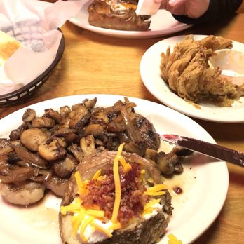 Texas Roadhouse - Steakhouses Near Me - North Plainfield, New Jersey