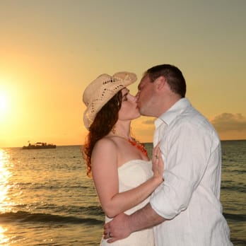 Lancaster Spinal Health Center LLC - Dr. Stitzel and his wife, Monica, on the beach where they were married. - Chiropractors Near Me - Lititz, Pennsylvania Lancaster Spinal Health Center LLC - Dr. Stitzel and his wife, Monica, on the beach where they were married. - Chiropractors Near Me - Lititz, Pennsylvania
