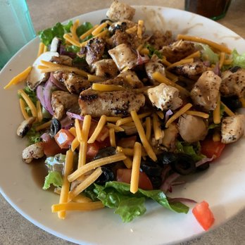Avantis Italian Restaurant & Pub - Chicken salad - Italian Near Me - Verona, Wisconsin Avantis Italian Restaurant & Pub - Chicken salad - Italian Near Me - Verona, Wisconsin