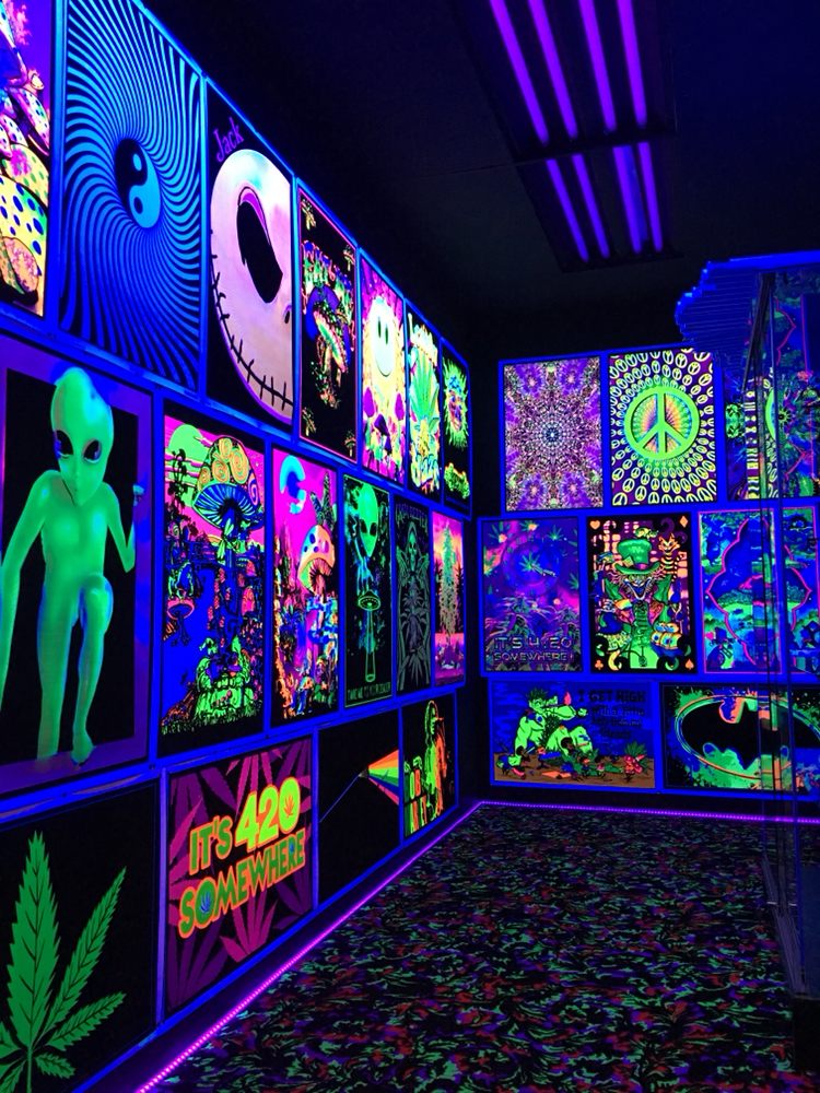 THA HEAD SHOP SMOKE SHOP Updated October 2024 48 Photos & 17