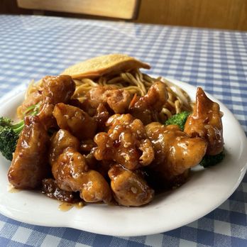 Raymond's Chinese Cuisine - 4. General's Chicken Lunch Special with chow mein and Fried Crab Cheese Puff - Chinese Near Me - Pacifica, California