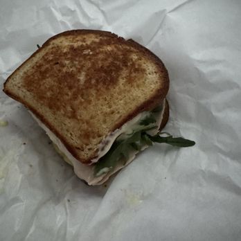 NeWorlDeli - Turkey Apple Brie Gluten Free Sandwich - Delis Near Me - Austin, Texas NeWorlDeli - Turkey Apple Brie Gluten Free Sandwich - Delis Near Me - Austin, Texas