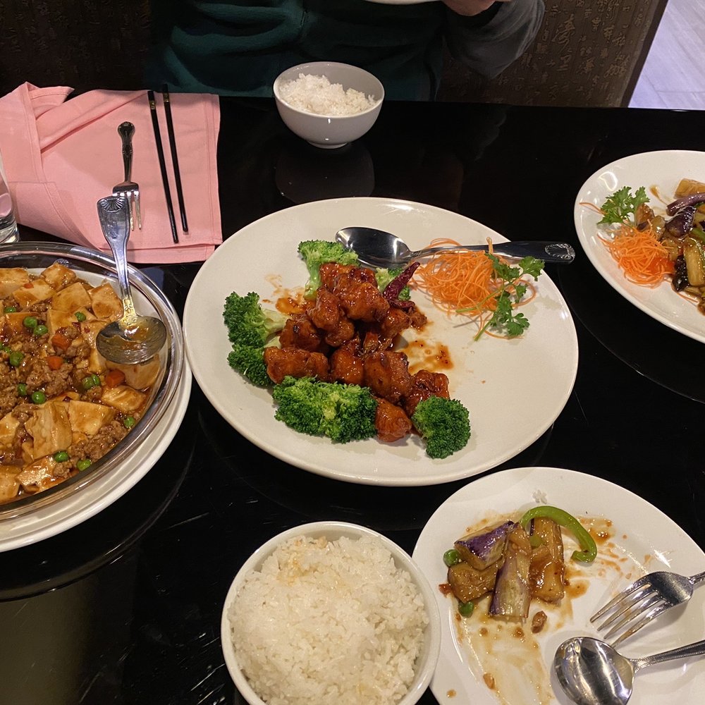 Fu Mon Lau - Mapo tofu, general Tso's chicken, eggplant - Cantonese Near Me - Centerville, Ohio
