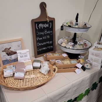 The Cow's Coop - Farmers Market Near Me - Canton, Connecticut