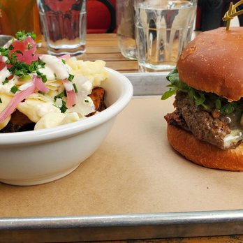 Le Chic Shack - Burger le Robuste, poutine Signature - Burgers Near Me - Quebec City, Quebec Le Chic Shack - Burger le Robuste, poutine Signature - Burgers Near Me - Quebec City, Quebec