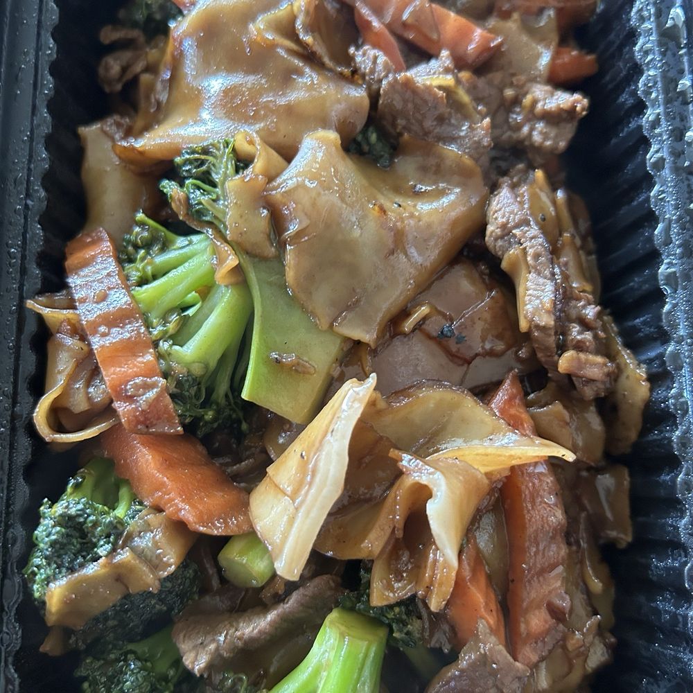 Mai Thai 2 - Pad see eww - Thai Near Me - Concord, California