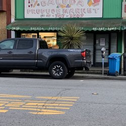 Balboa Produce Market - Outside before closing time