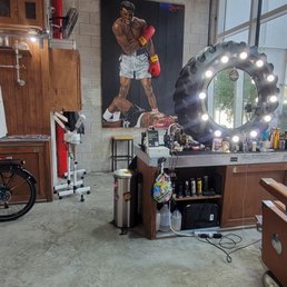 Pretty cool wall art and station setup. Pretty cool wall art and station setup.