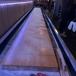 Swanky's Vittles and Libations - Shuffleboard
