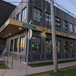 Lion's Head Tavern & Grill - Outside