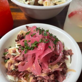 Le Chic Shack - Smoked meat poutine - Burgers Near Me - Quebec City, Quebec Le Chic Shack - Smoked meat poutine - Burgers Near Me - Quebec City, Quebec