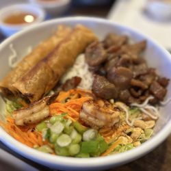 Pho House - B1. Vermicelli Combination / BUN DAC BIET was delicious!!