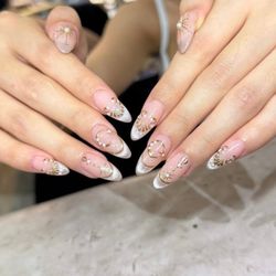 Q Nails & Spa