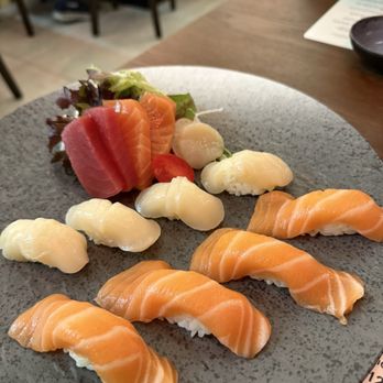 Sushi Island - Salmon sushi and sashimi, scallop sushi and sashimi, and tuna sashimi - Japanese Near Me - Winter Park, Florida Sushi Island - Salmon sushi and sashimi, scallop sushi and sashimi, and tuna sashimi - Japanese Near Me - Winter Park, Florida