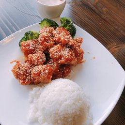 Sesame Chicken ( lunch ) Sesame Chicken ( lunch )