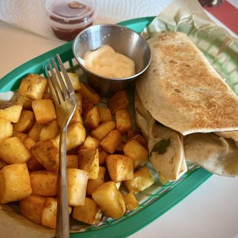 Toads - BYOB (egg, sausage, onion, peppers, spinach and breakfast sauce on the side) with potatoes - Coffee & Tea Near Me - Grand Ledge, Michigan