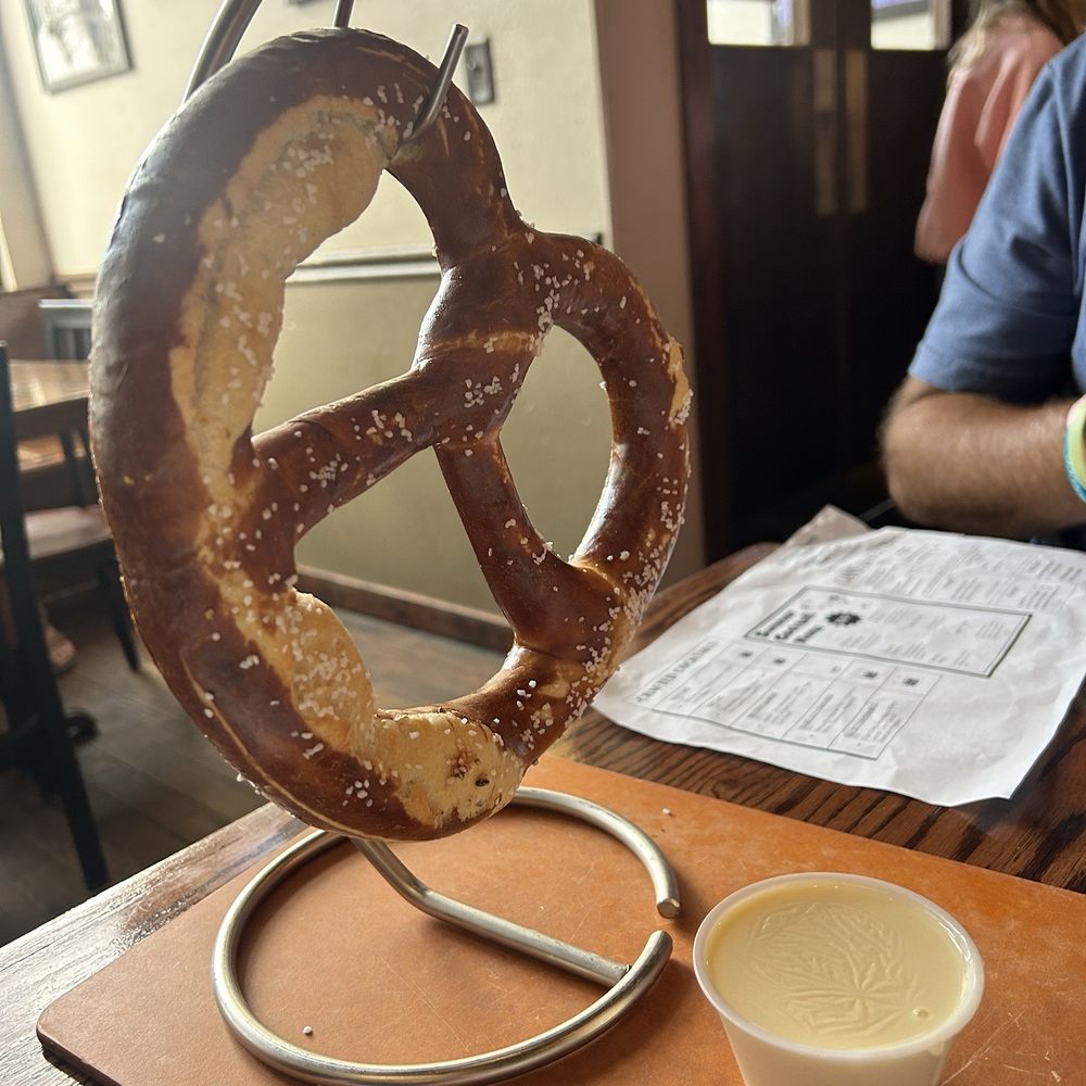 Minglewood Brewery - Pretzel with beer cheese was a 10/10 - Brewpubs Near Me - Cape Girardeau, Missouri