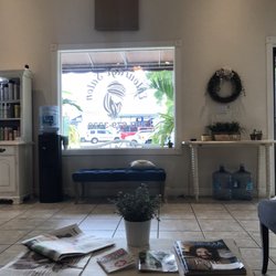 Entourage Salon & Spa - Waiting area