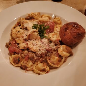 Padrino - Vodka tortellini w/ garlic knot - Pizza Near Me - Milford, Ohio