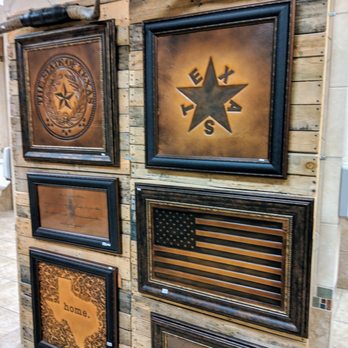 Buc-ee's - Decor - Gas Stations Near Me - Baytown, Texas