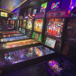 Leaderboard Arcade Bar & Pizzeria - Pin ball machines.