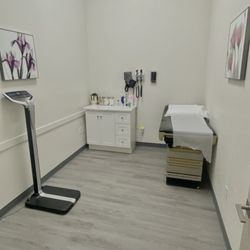 Advance Urgent Care and Med spa - Urgent care Rooms