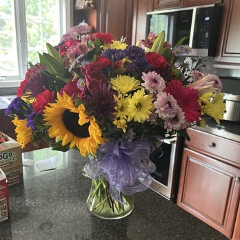 Biagio's Florist - Gorgeous and huge! She loved it! - Florists Near Me - Somerset, New Jersey