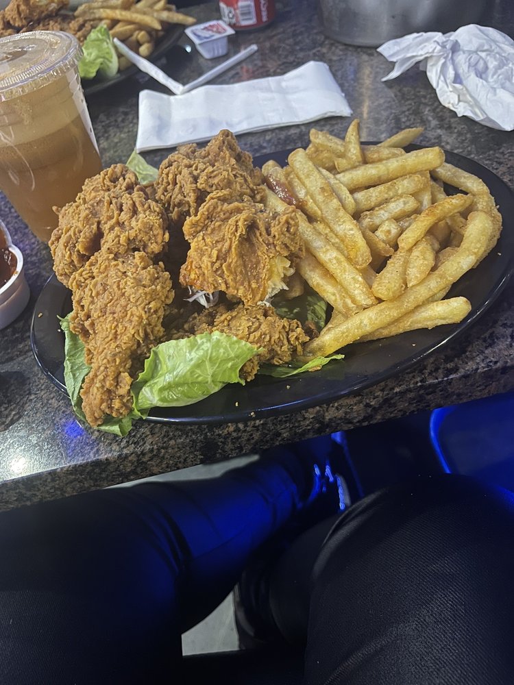 SKY LOUNGE RESTAURANT & CAFE CLOSED Updated August 2024 88 Photos