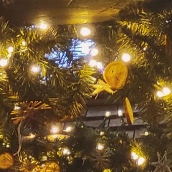 Christkindlmarkt - Dried fruit as tree decorations - Christmas Markets Near Me - Salzburg, 5