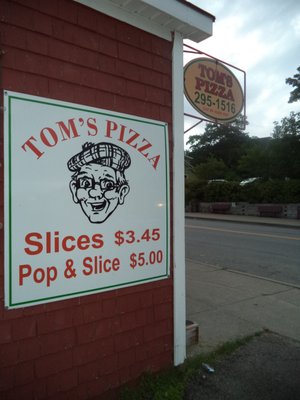Tom's Pizza by null