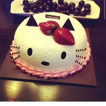 Tous Les Jours - Hello kitty cake! Strawberry short cake - Bakeries Near Me - Austin, Texas Tous Les Jours - Hello kitty cake! Strawberry short cake - Bakeries Near Me - Austin, Texas