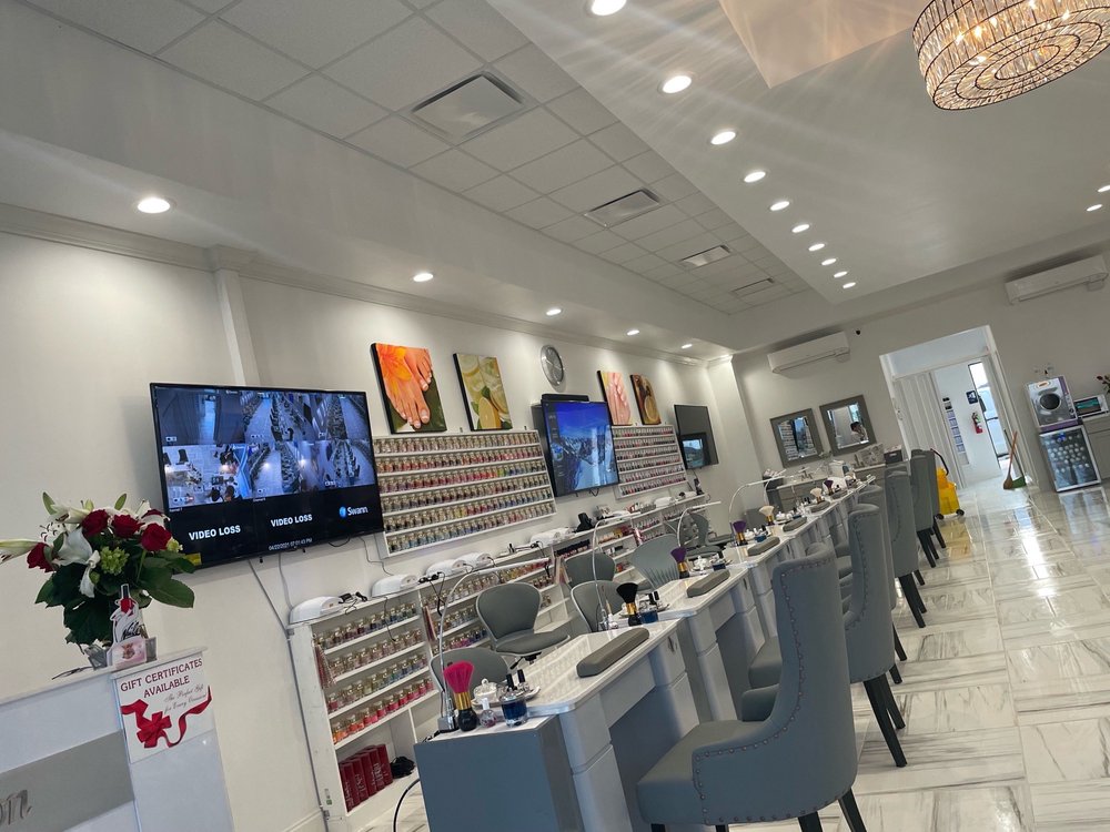 SWEET NAILS & SPA Updated September 2024 112 Versailles Blvd