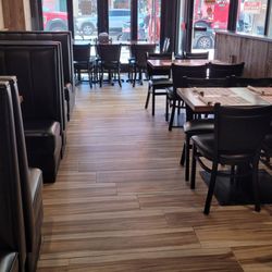 Formaggio's Pizzeria - Inside