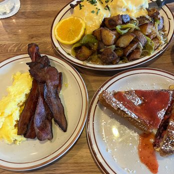 Totem Family Dining - Breakfast & Brunch Near Me - Everett, Washington Totem Family Dining - Breakfast & Brunch Near Me - Everett, Washington
