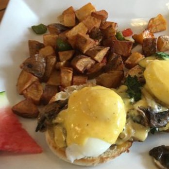 Cambria Mimosas - American Near Me - Cambria, California