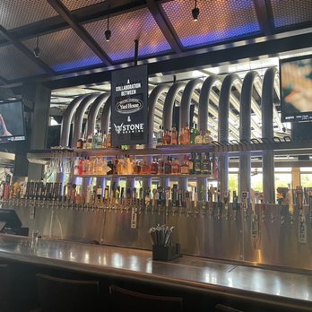 Yard House - Indoor - Vegetarian Near Me - Gaithersburg, Maryland Yard House - Indoor - Vegetarian Near Me - Gaithersburg, Maryland