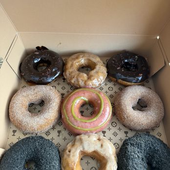 Holey Grail Donuts - donuts - Vegan Near Me - Hanalei, Hawaii