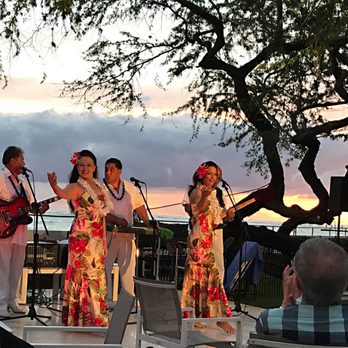 House Without A Key - Amazing trio with two Ms. Hawaii's - Seafood Near Me - Honolulu, Hawaii