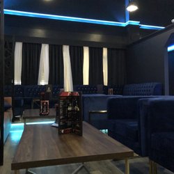 Oud Cafe and Lounge
