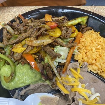 Los Arcos Street Tacos - Fajita plate - Mexican Near Me - Saint Joseph, Missouri