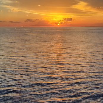 Luxury Cruise Guides - Cruise sunset in the Gulf of Mexico - Travel Agents Near Me Luxury Cruise Guides - Cruise sunset in the Gulf of Mexico - Travel Agents Near Me
