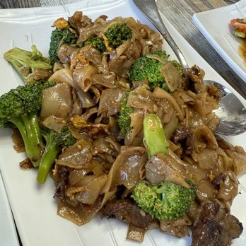Chili Tango Thai Cuisine - Thai Near Me - Covina, California