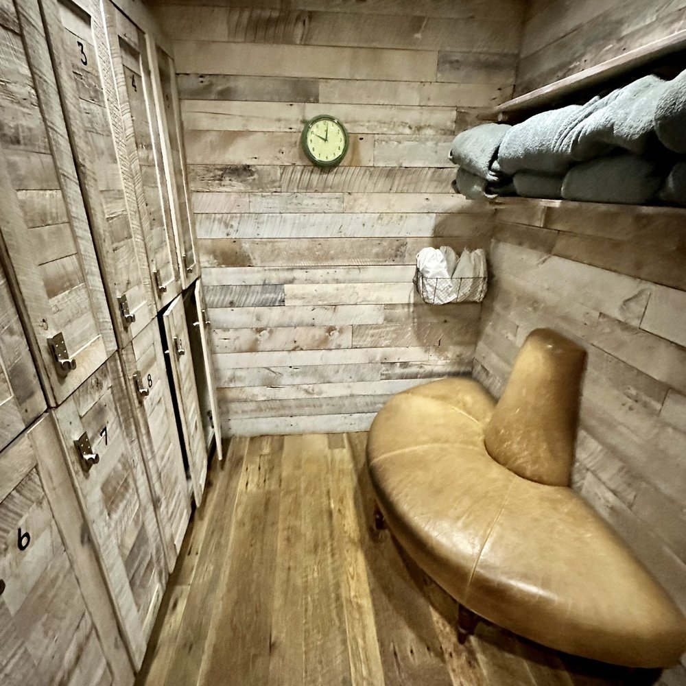 Cowshed Spa Chicago - The lounge (locker room) has complimentary robes, shoes, and lockers. - Skin Care Near Me - Chicago, Illinois
