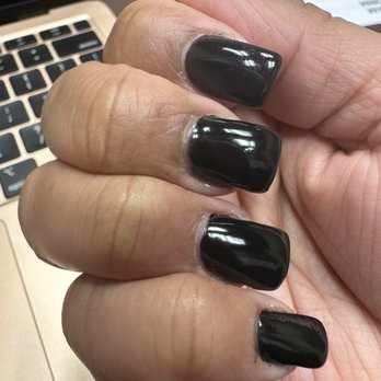 Debon Nails & Spa - Lack of shape overly thick gel polish - Nail Salons Near Me - Phoenix, Arizona