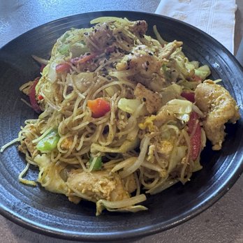 107 Taste - Singapore curry noodles with chicken - Asian Fusion Near Me - Miami Lakes, Florida