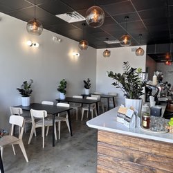 DOS Coffee - Seating area